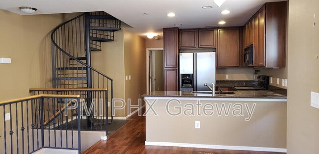 Building Photo - 1313 S Sabino Dr