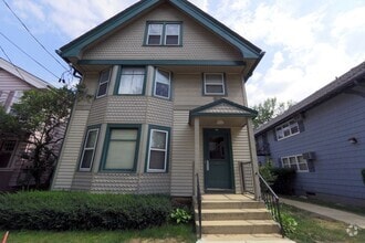 Building Photo - 645