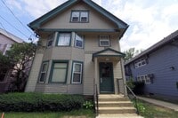Building Photo - 645