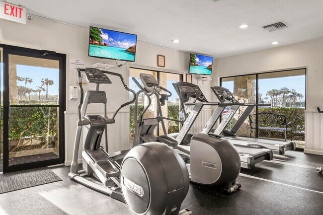 Building Photo - 9940 S Ocean Dr