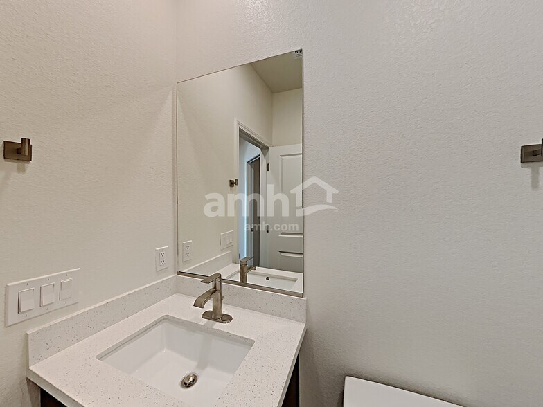 Building Photo - 9611 Harkes Dr