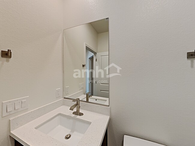 Building Photo - 5746 Las Vegas Crk St