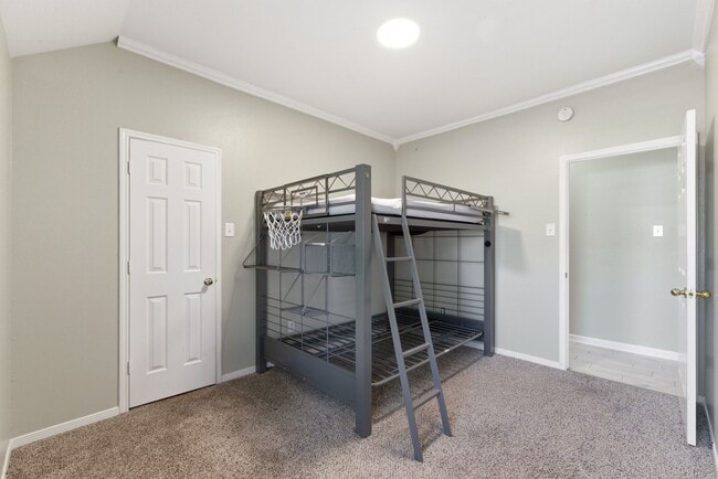 Building Photo - 7215 Bristol Ridge Dr