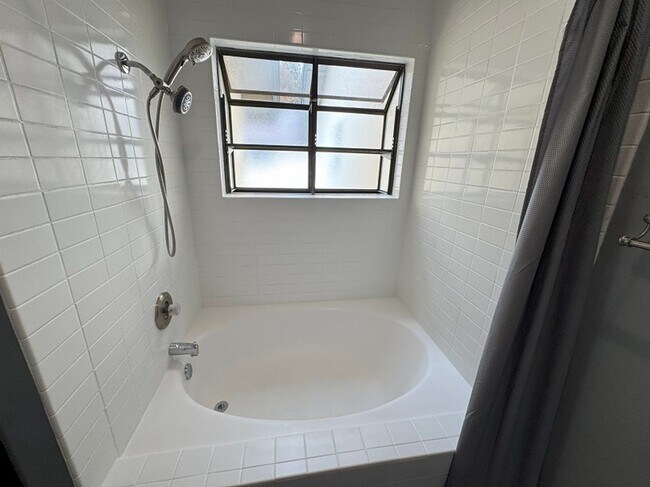 Building Photo - Stunning house in the heart of La Jolla Cl...