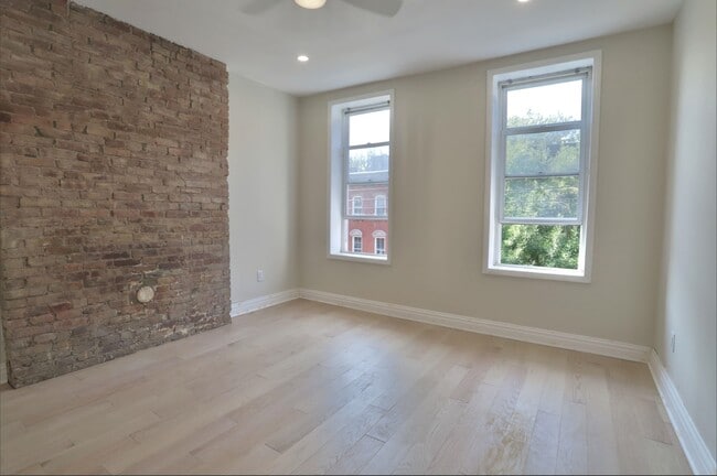 Building Photo - 931 Park Ave