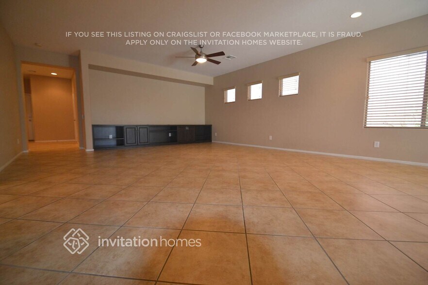 Building Photo - 2693 Rue Toulouse Ave