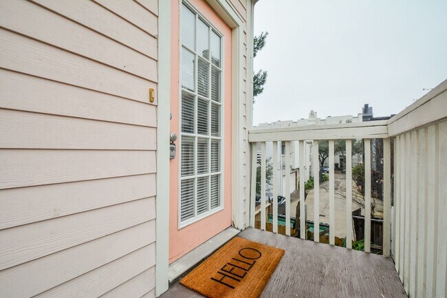 Building Photo - 2612 Crocker St