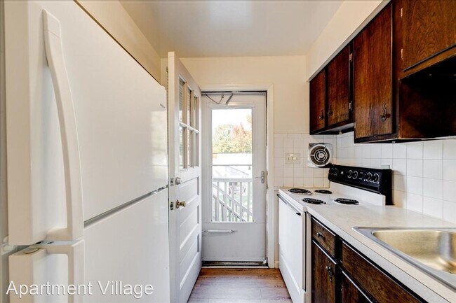 Building Photo - 2 br, 1 bath House - 2910 Ravenswood Dr