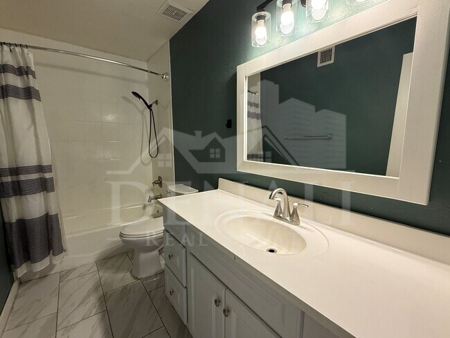 Building Photo - 3617 S Siesta Ln