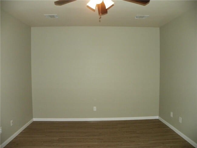 Building Photo - 135 Marvin Cove