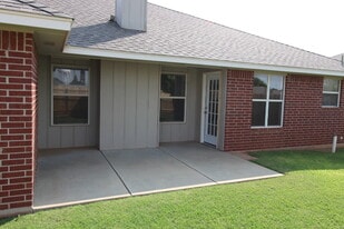 Building Photo - 620 Eastview Dr