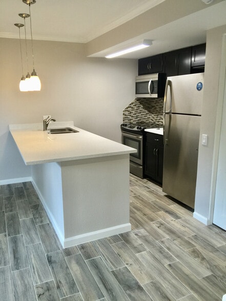 Building Photo - 3271 Sul Ross St