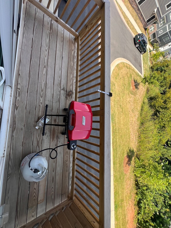Building Photo - Room in Townhome on Memorial Pkwy