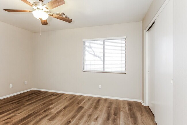 Building Photo - 13117 N El Frio St