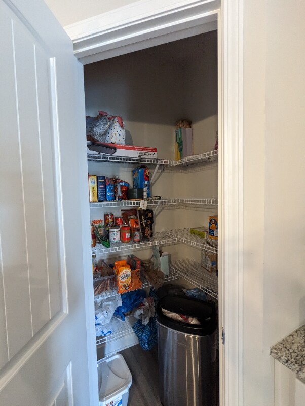 Building Photo - 561 Becks Pl