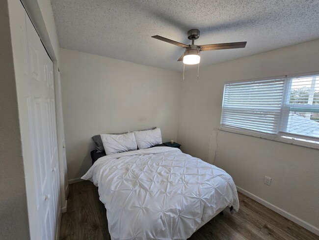 Building Photo - Orlando - 3 Bedroom, 2 Bathroom - $2,295.00