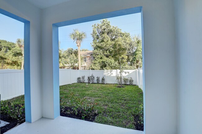 Building Photo - Frederick Isles Townhomes - Delray Beach