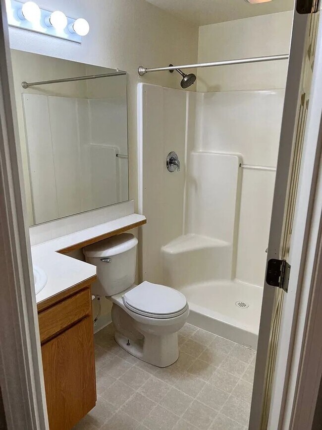 Building Photo - 8225 Sweetbrier Loop SE