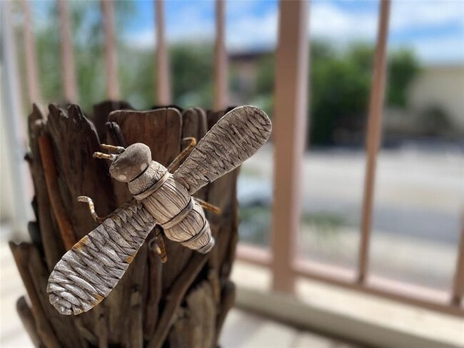 Building Photo - 4629 Poinciana St