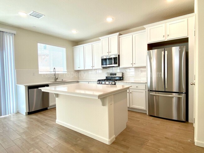 Building Photo - 6407 E Riesling Dr