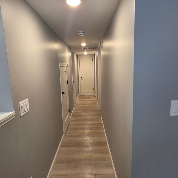 Building Photo - 3823 Leeside Ln