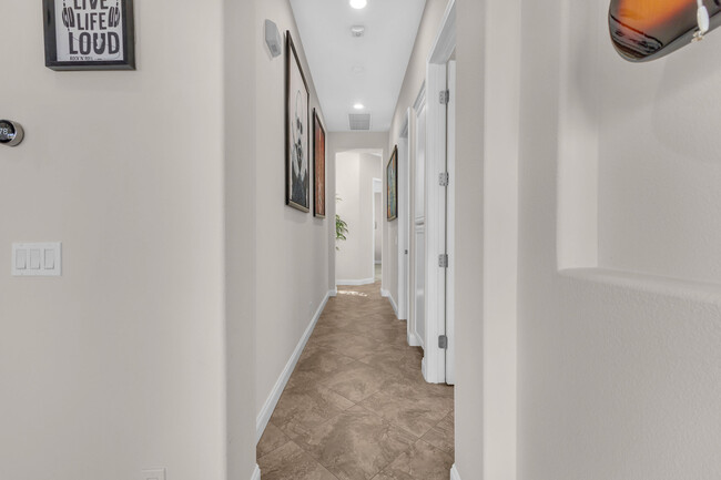 Building Photo - 39 Calleda Norte