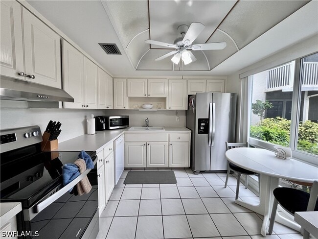 Building Photo - 209 Palm Dr