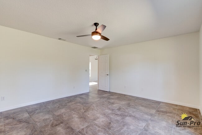 Building Photo - 5505 Magnolia Ave