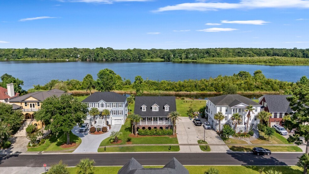 Building Photo - 1733 Indigo Island Dr