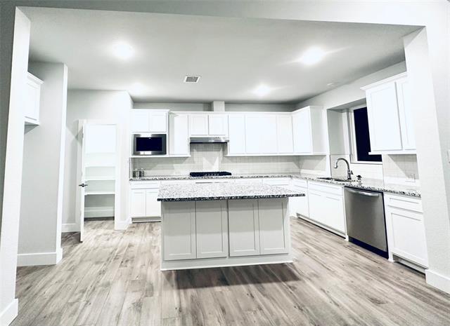 Building Photo - 6242 Lake Brook Dr