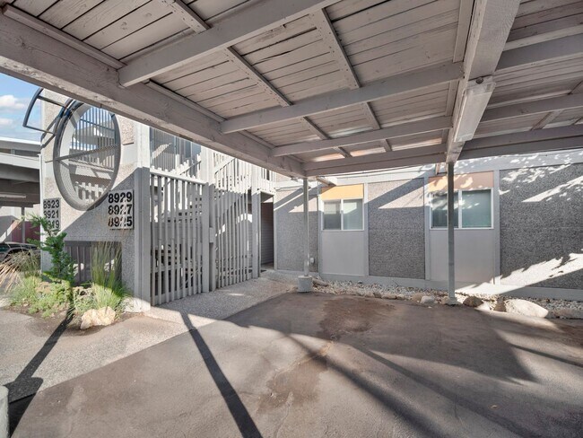 Building Photo - RENOVATED 2BD/1BA MILLWOOD APARTMENT | A/C | COVERED PARKING | PET FRIENDLY | AVAIL APRIL 15, 2026