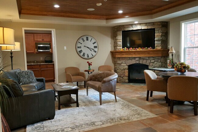 Building Photo - Hardwood Manor - Senior 55+