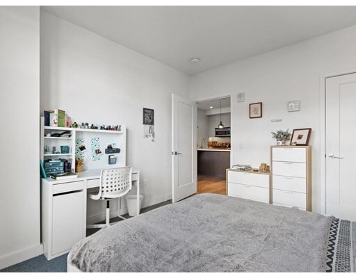 Building Photo - 375 Canal St