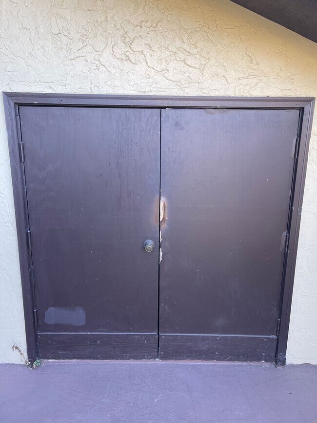 Building Photo - Spanish-Style 3 Bedroom, 2.5 Bath Mediterr...