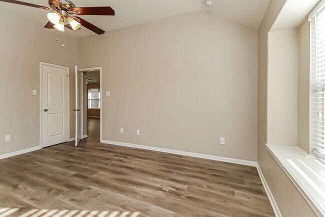 Building Photo - 323 Sea Breeze Dr