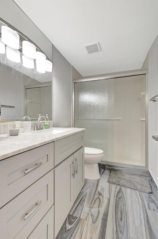 Building Photo - 7613 Cinebar Dr