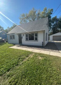 Building Photo - Valley Station 4 Bedroom