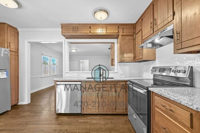 Building Photo - Beautifully renovated 3 bedroom house in Tucker, GA!