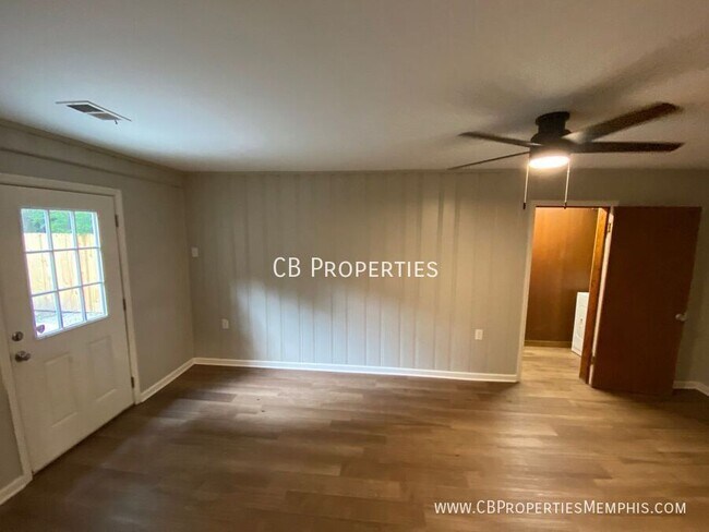 Building Photo - 907 Echles St