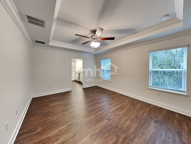 Building Photo - 1077 Walden Pond Dr