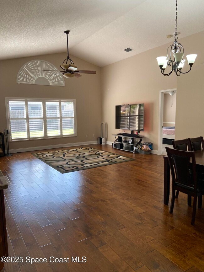 Building Photo - 1847 Abbeyridge Dr