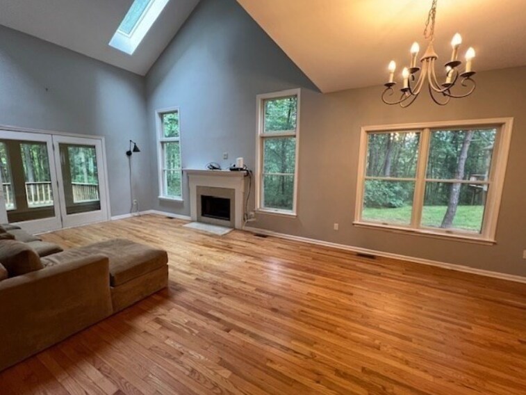 Building Photo - 8 Stonegate Ln