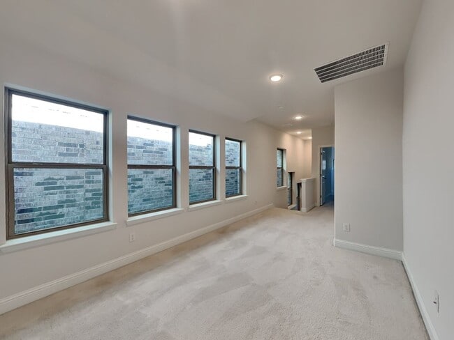 Building Photo - Your Dream 3-Story Home Awaits with $500 O...