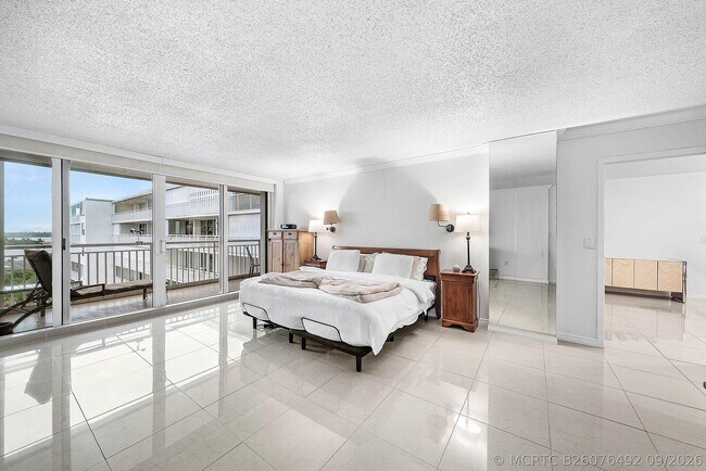 Building Photo - 3546 S Ocean Blvd