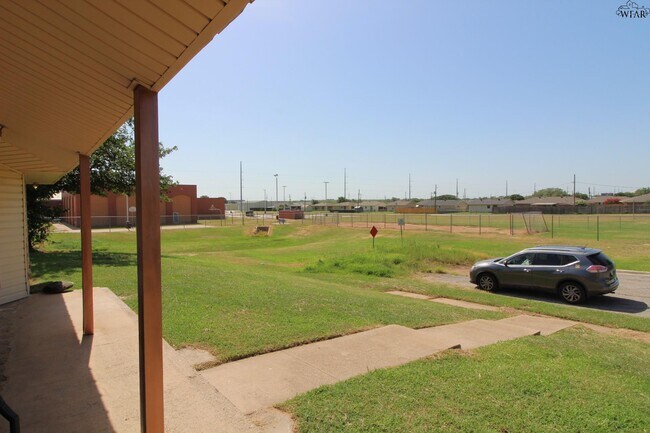 Building Photo - 1218 Christine Rd