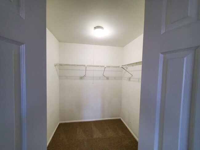 Building Photo - 7516 Pebblestone Dr