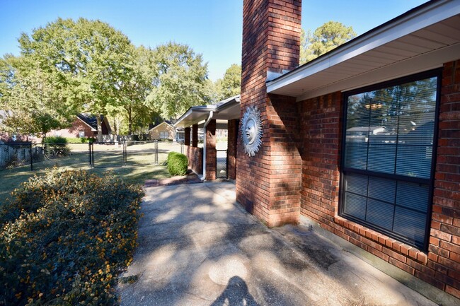 Building Photo - Remodeled Home on Corner Lot