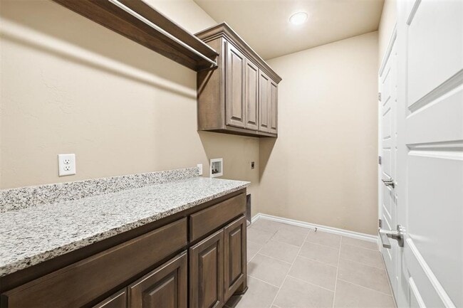 Building Photo - 6400 NW 164th Cir