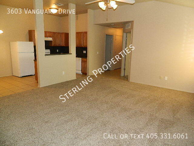 Building Photo - 3603 Vanguard Dr
