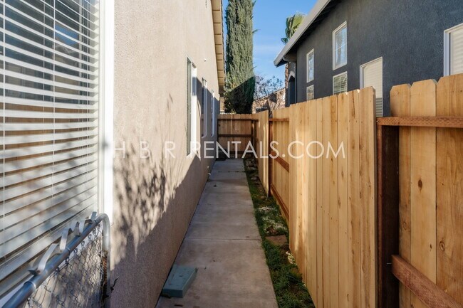 Building Photo - Charming 3-Bedroom Home with a Beautiful Pool in Lathrop! *POOL SERVICE INCLUDED*